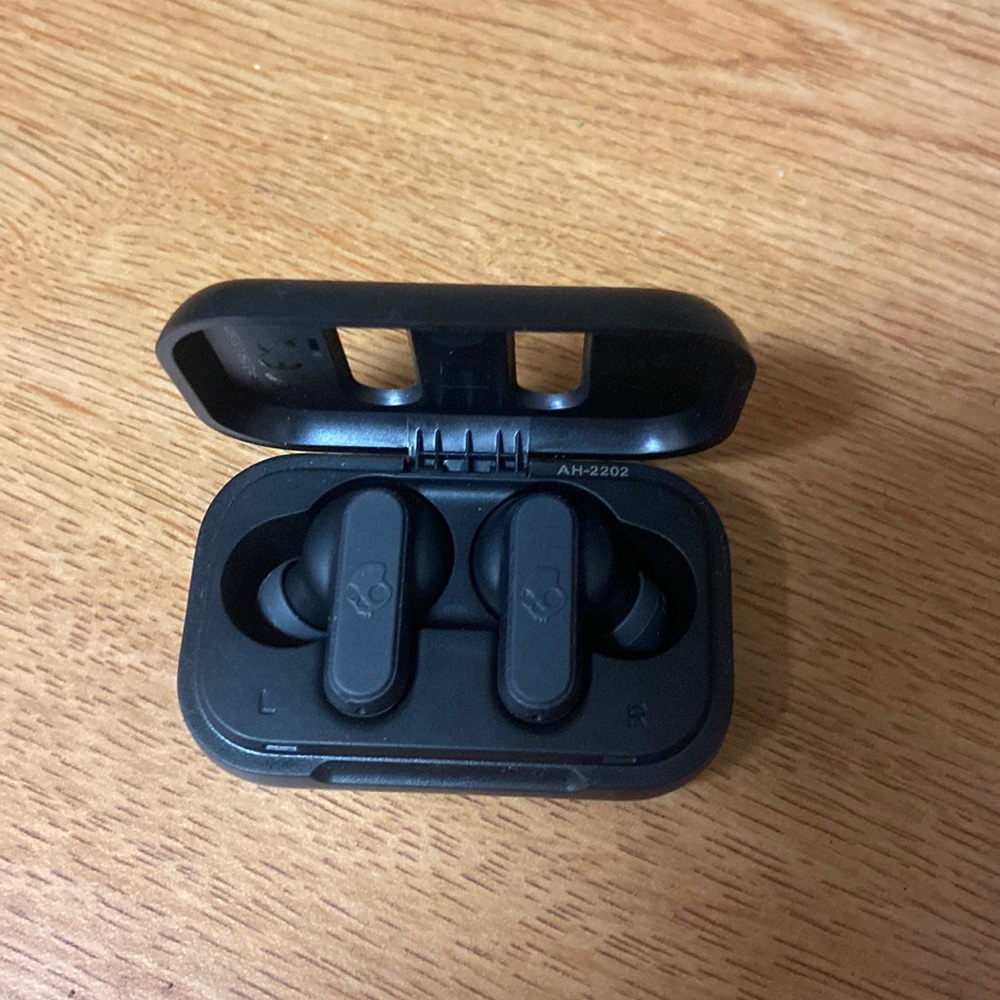 Skullcandy Bluetooth headphones